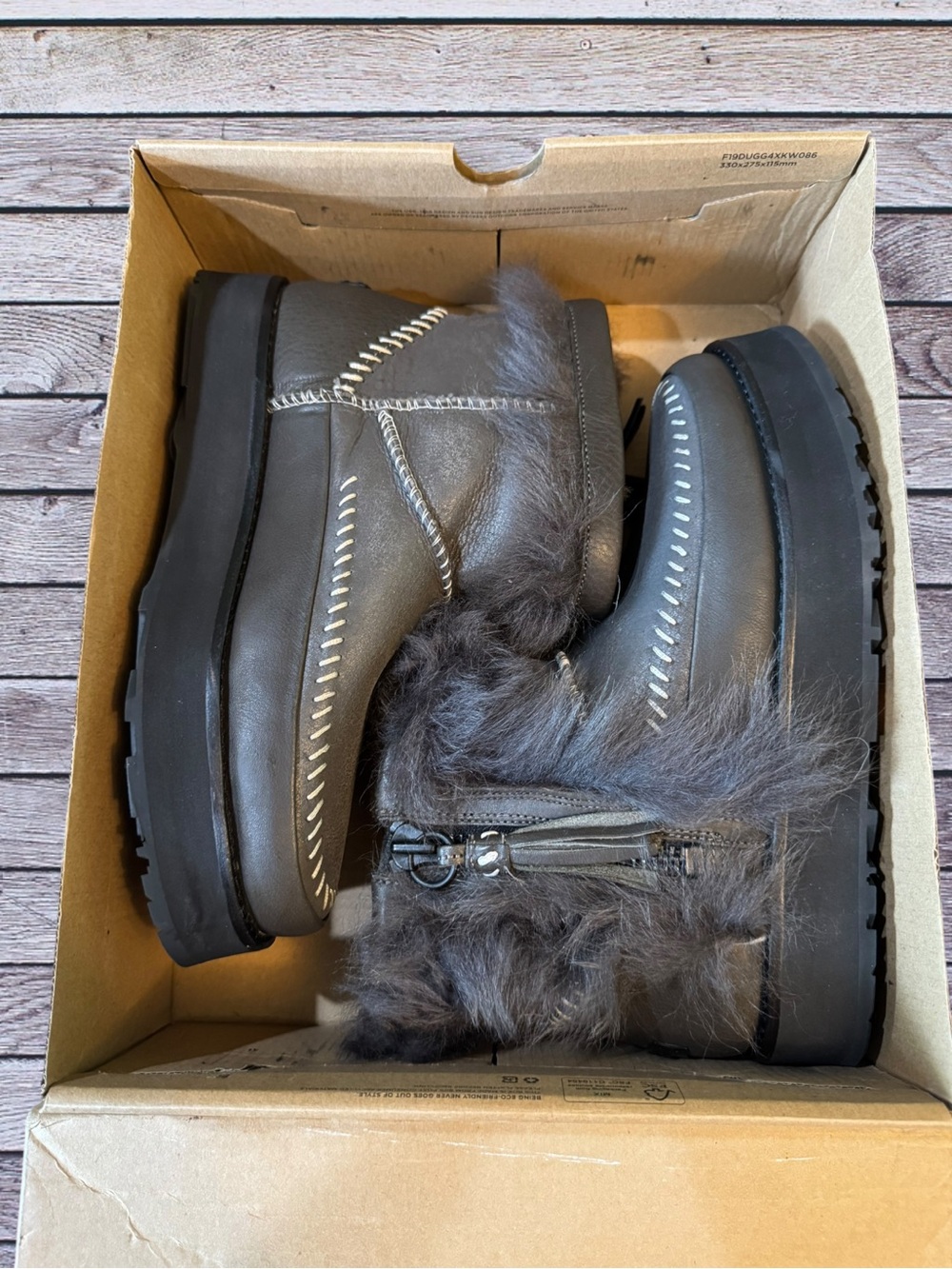 UGG Rare Fluff Punk Grey Leather Sheepskin Shearling Boots Size 9 NIB - Picture 5 of 16